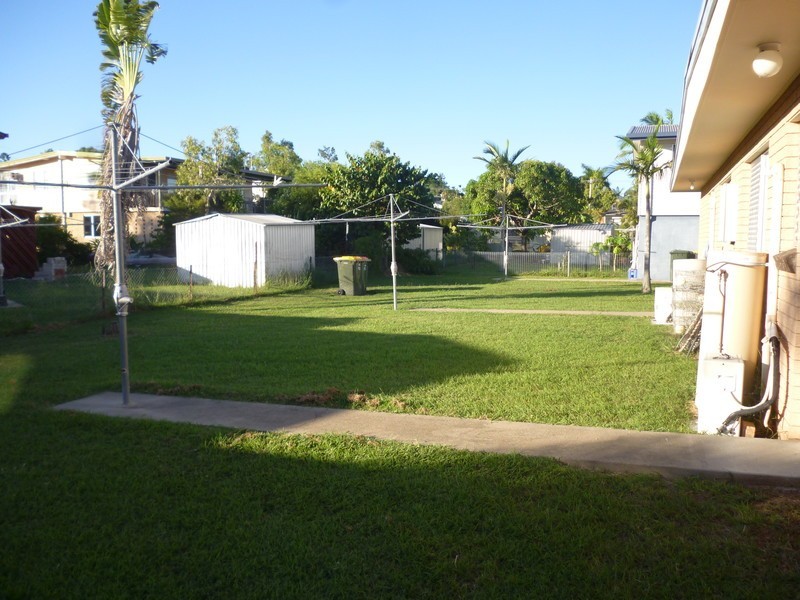 10 Elwing Street, Kawana QLD 4701