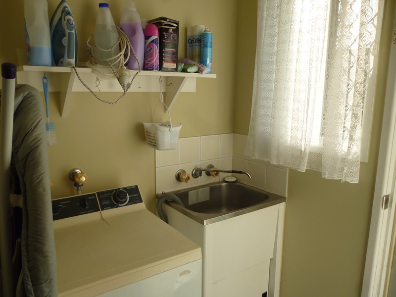 10 Elwing Street, Kawana QLD 4701