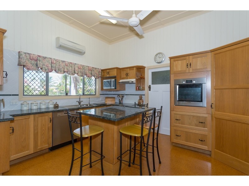 197 Caroline Street, The Range QLD 4700