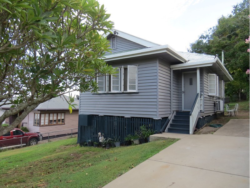 16 Bowen Terrace, The Range QLD 4700