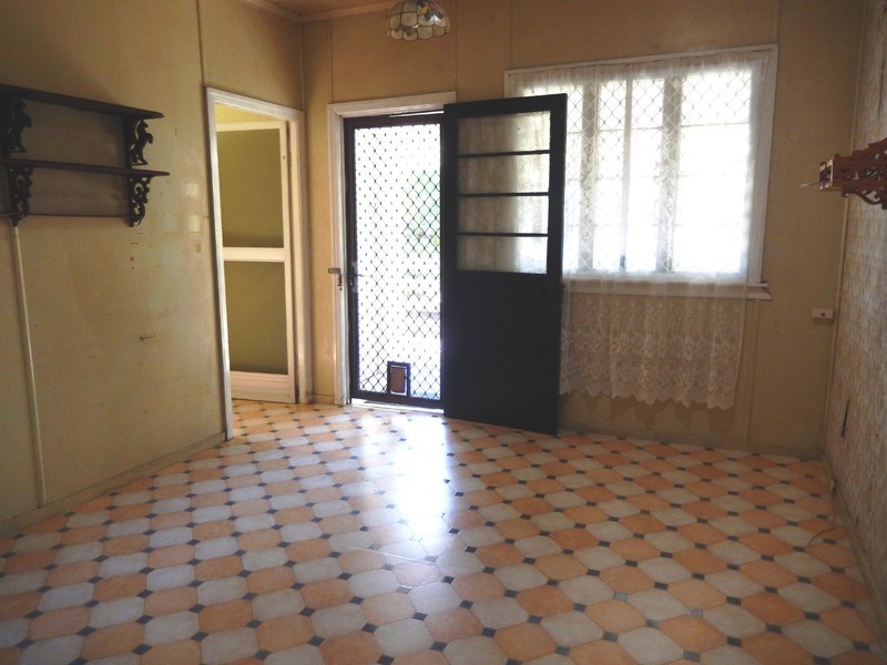 143 High Street, Berserker QLD 4701