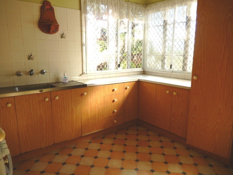 143 High Street, Berserker QLD 4701