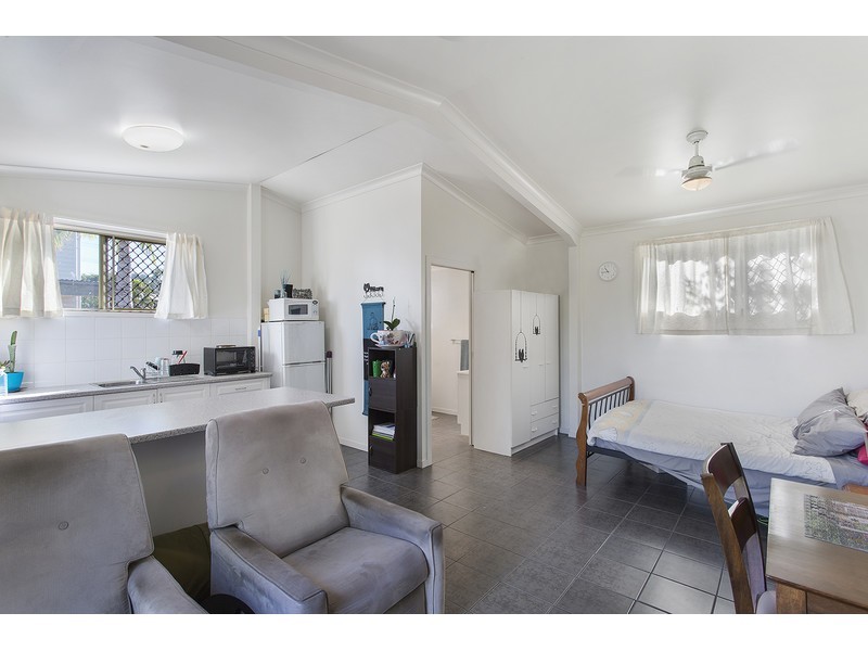19 Westmoreland Street, Kawana QLD 4701