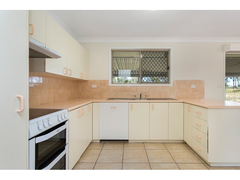 77 Nerimbera School Road, Nerimbera QLD 4701