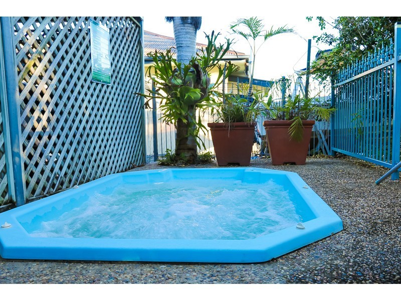 16 Bowen Street, The Range QLD 4700