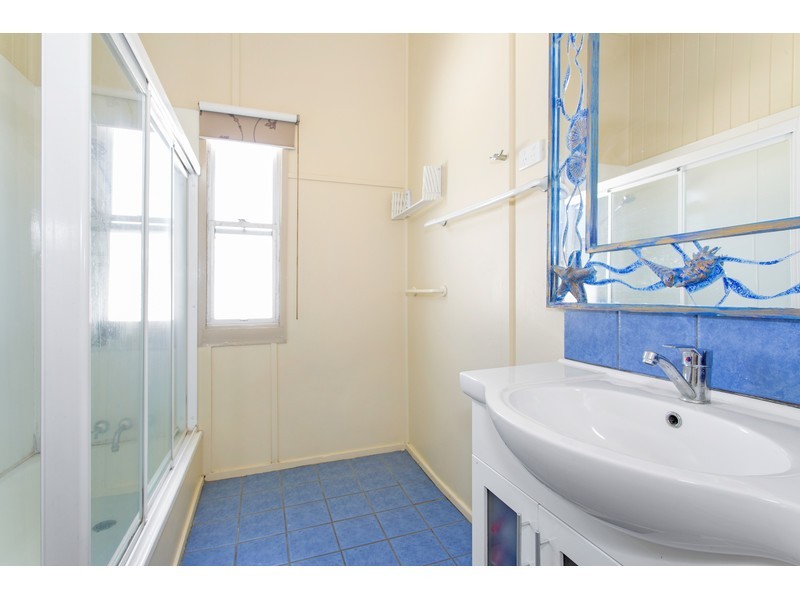 250 Hutton Street, Berserker QLD 4701