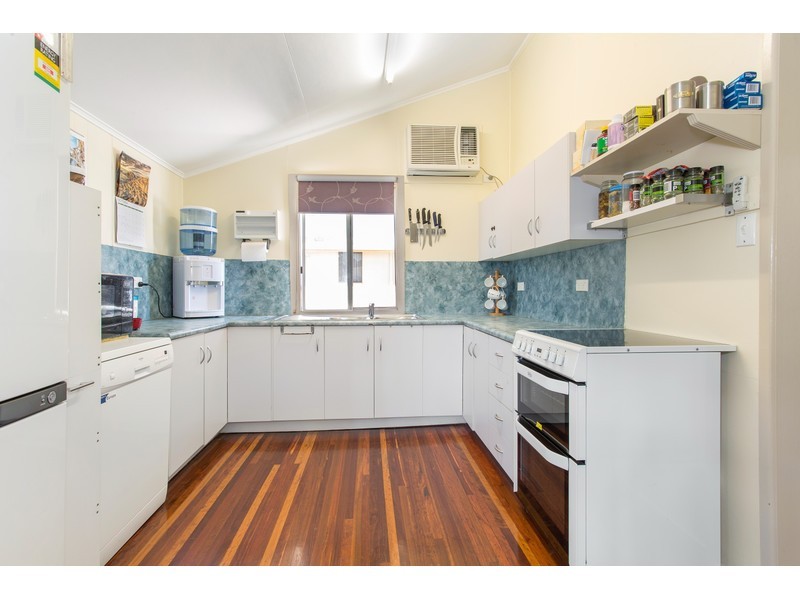 250 Hutton Street, Berserker QLD 4701