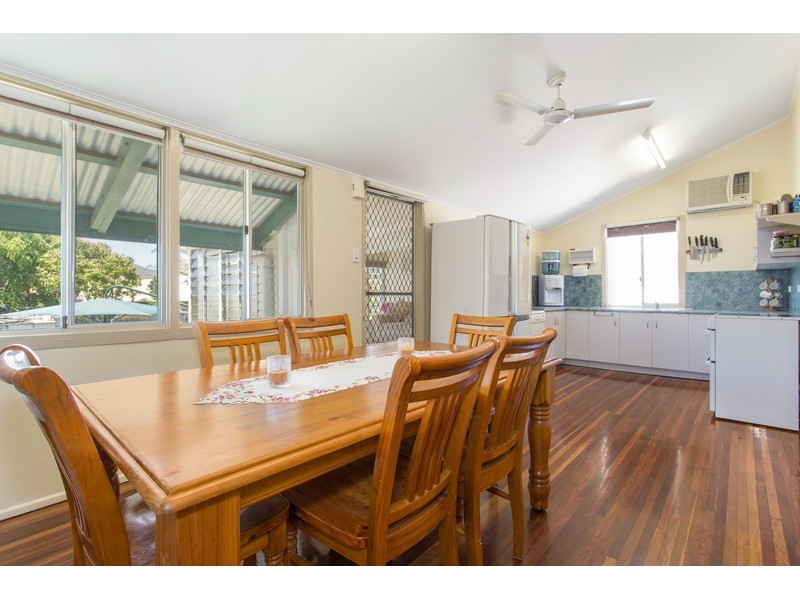 250 Hutton Street, Berserker QLD 4701