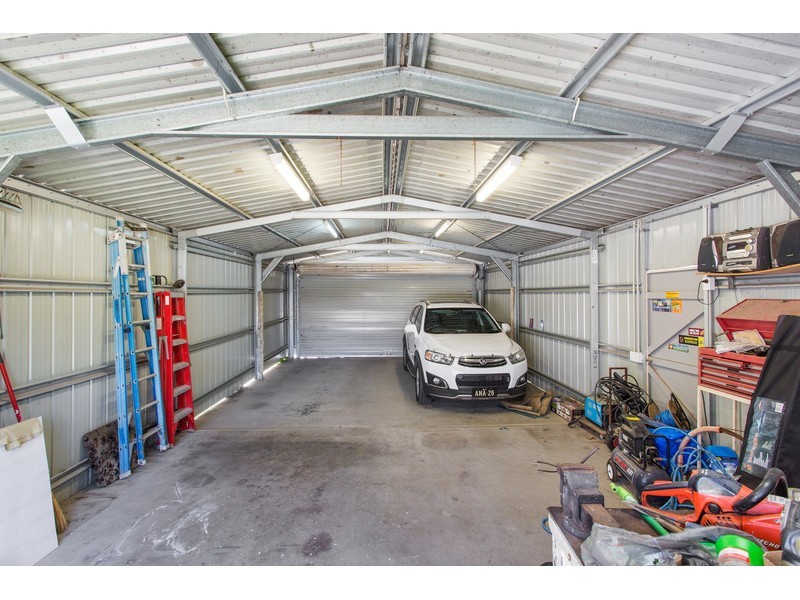 250 Hutton Street, Berserker QLD 4701