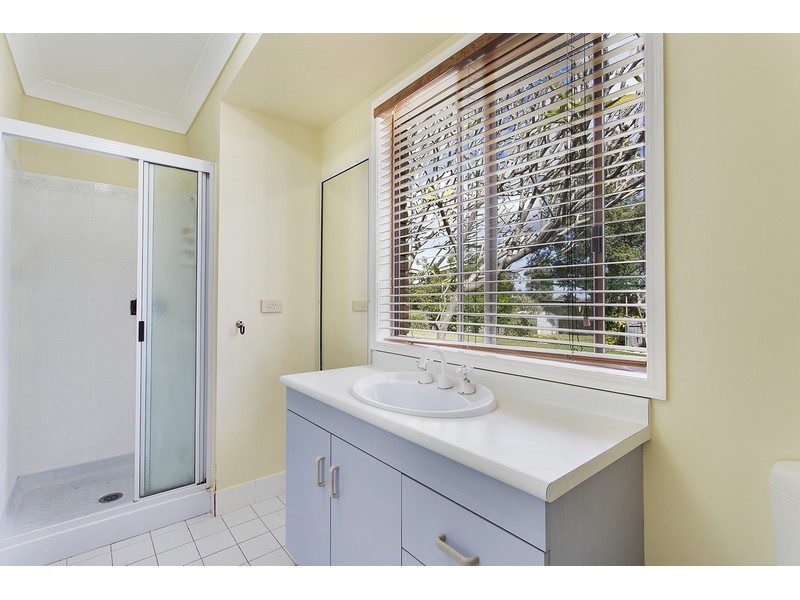 27 Schlencker Drive, Glenlee QLD 4711