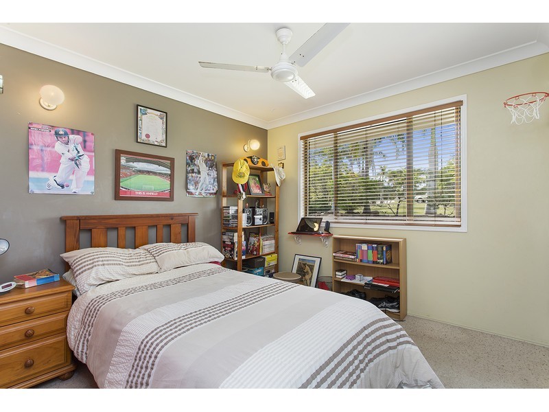 27 Schlencker Drive, Glenlee QLD 4711