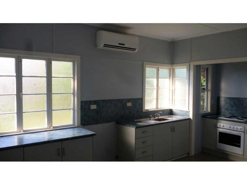 8 Hollingsworth Street, Kawana QLD 4701