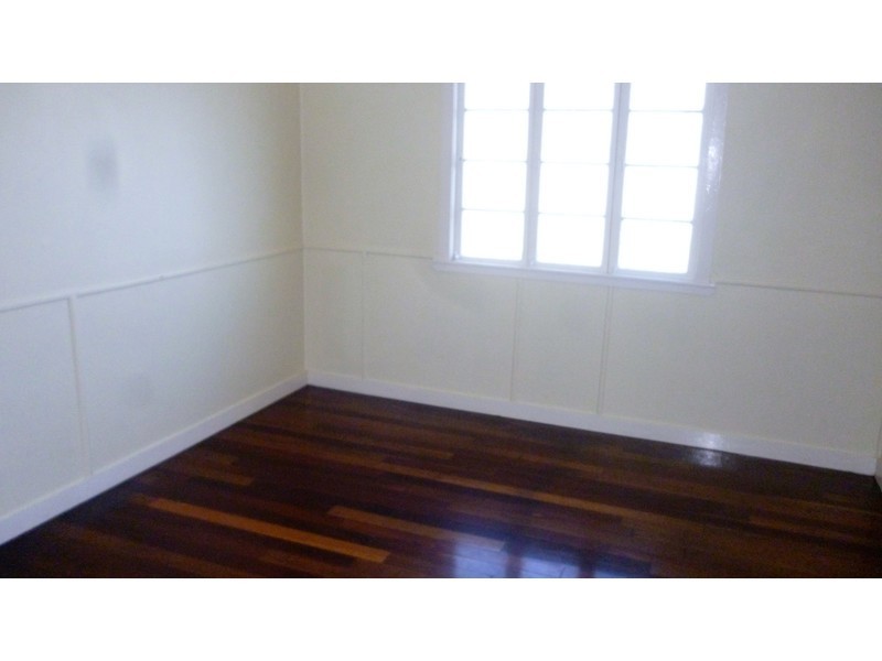 8 Hollingsworth Street, Kawana QLD 4701