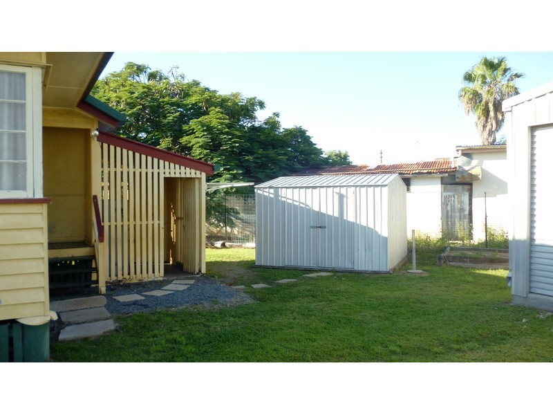 8 Hollingsworth Street, Kawana QLD 4701