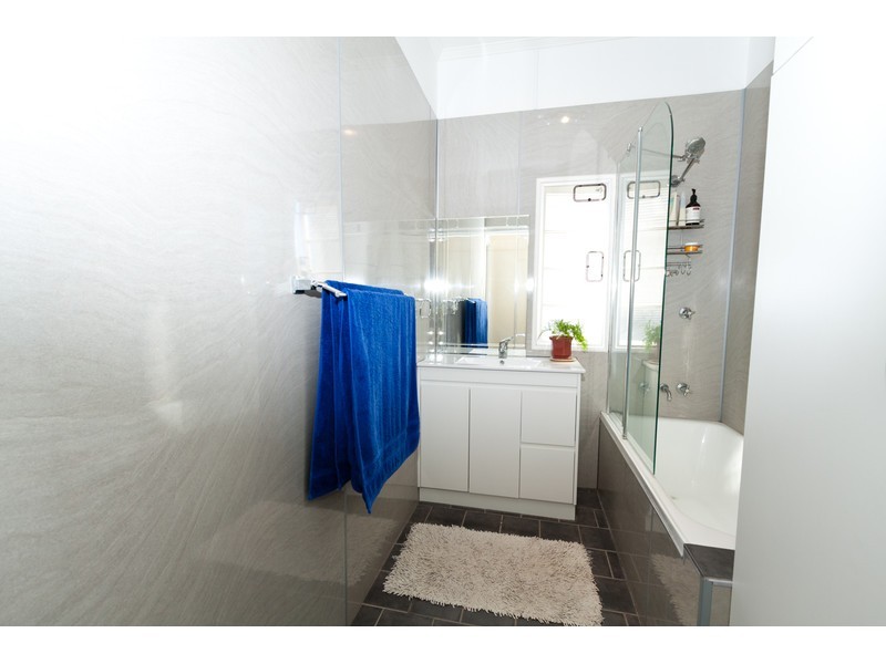 166 Elphinstone Street, Berserker QLD 4701