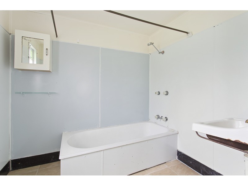 19a Main Street, Park Avenue QLD 4701