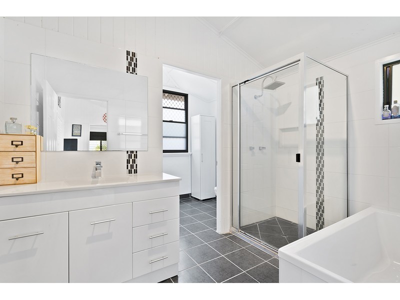 18 Gillespie Street, Wandal QLD 4700