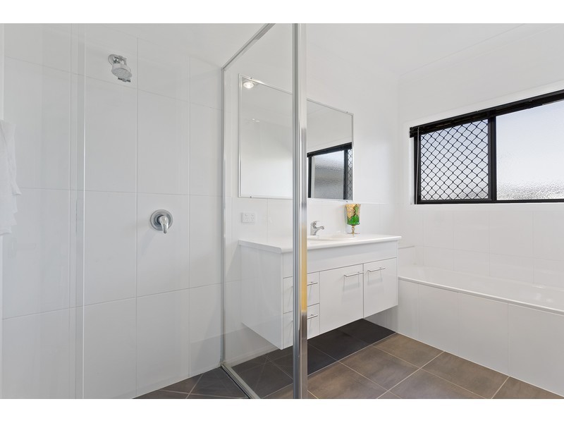 30 Riverside Drive, Parkhurst QLD 4702