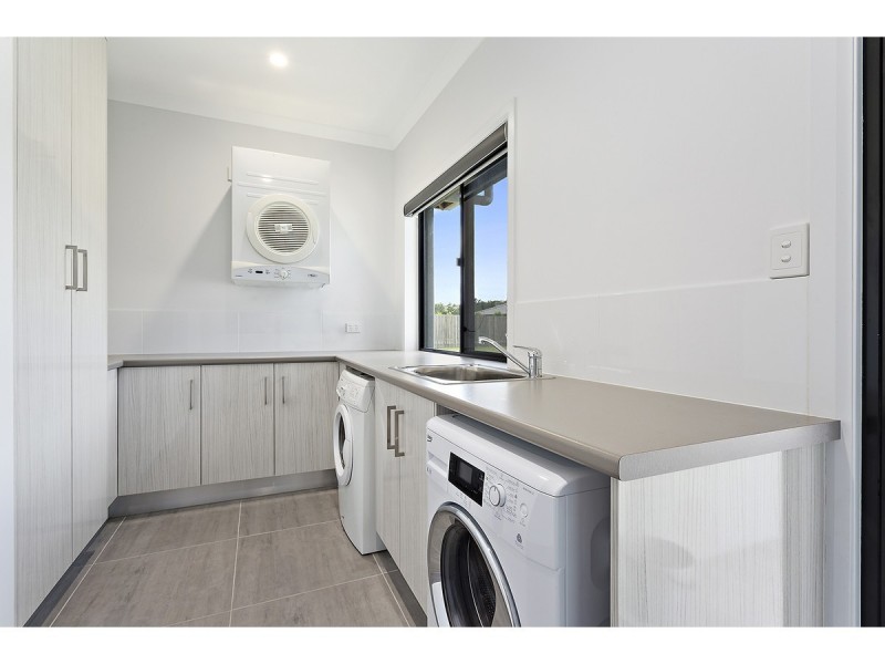 56 Stirling Drive, Rockyview QLD 4701