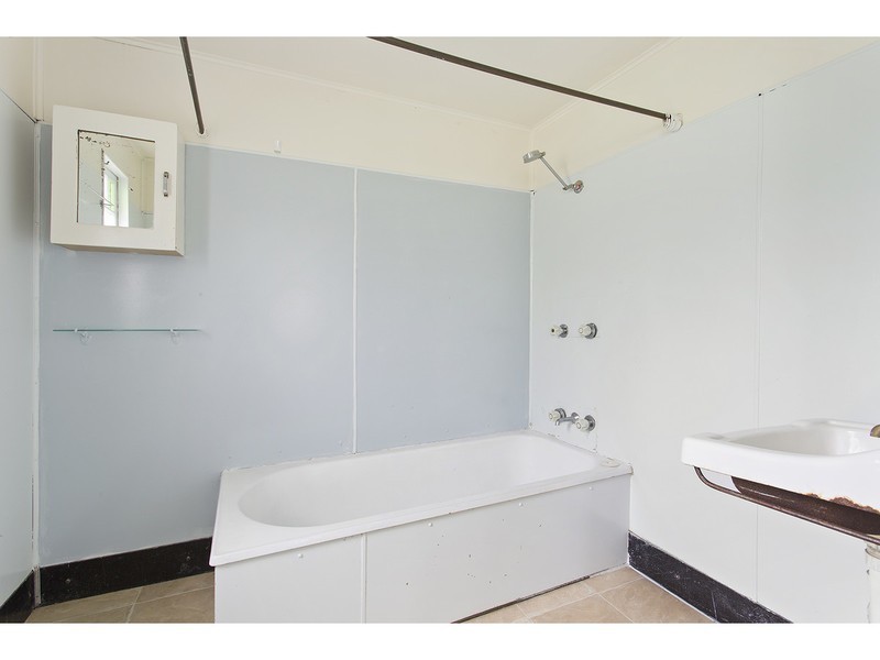19a Main Street, Park Avenue QLD 4701