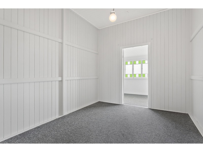 19a Main Street, Park Avenue QLD 4701
