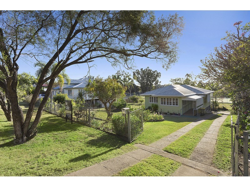 70 Wentworth Terrace, The Range QLD 4700