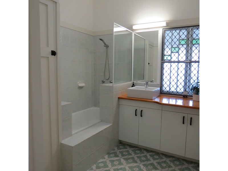 7 Penlington Street, The Range QLD 4700