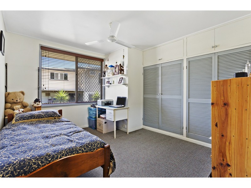 6 Ball Court, Park Avenue QLD 4701