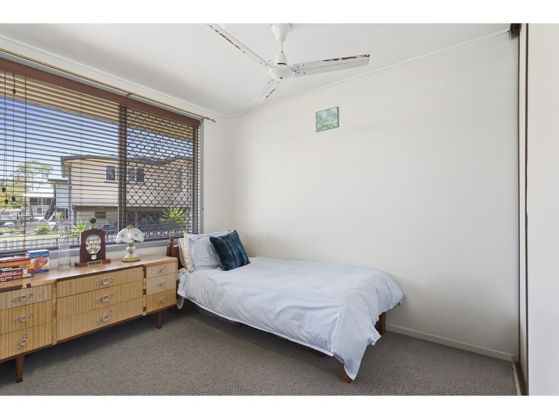 6 Ball Court, Park Avenue QLD 4701