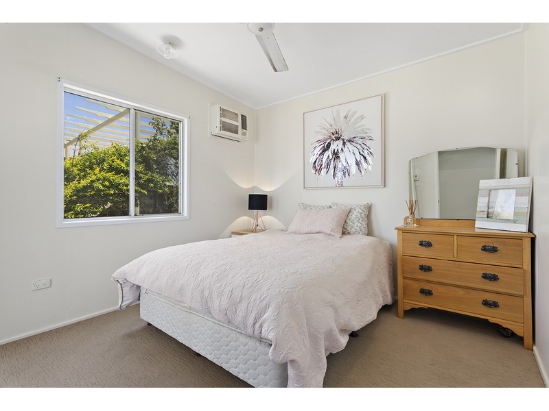 110 Schofield Parade, Keppel Sands QLD 4702