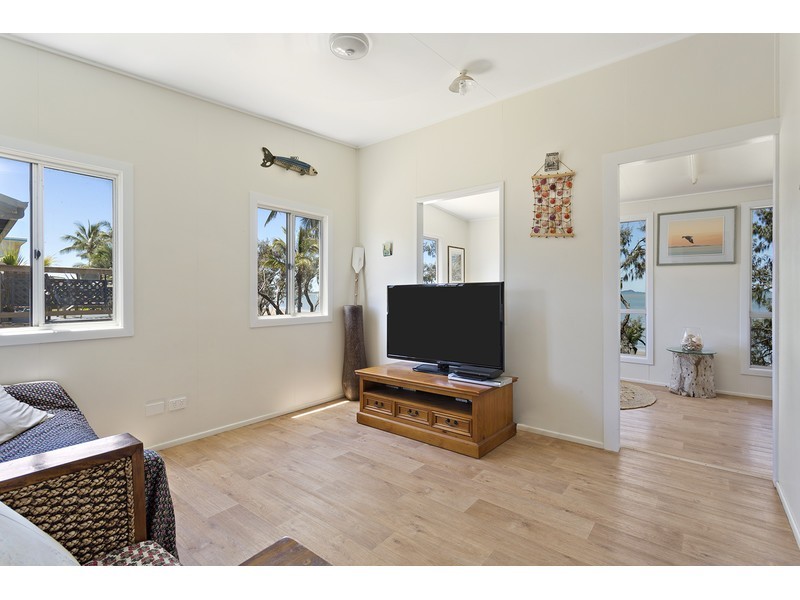 110 Schofield Parade, Keppel Sands QLD 4702