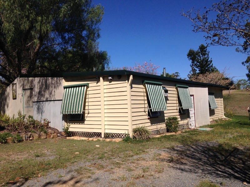 15 Coronation Drive, Mount Morgan QLD 4714