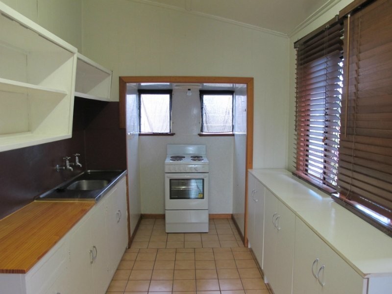 4 Naughton Street, Wandal QLD 4700