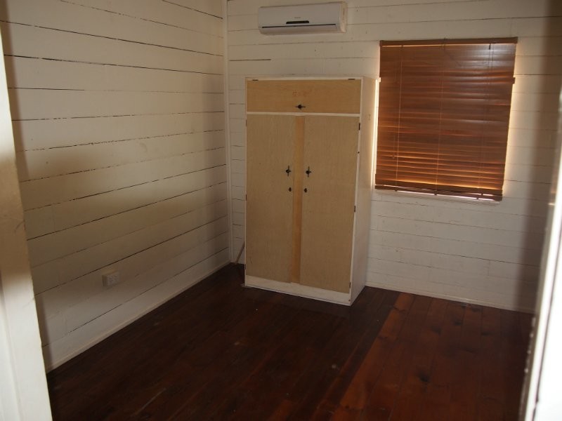 242 West Street, Depot Hill QLD 4700