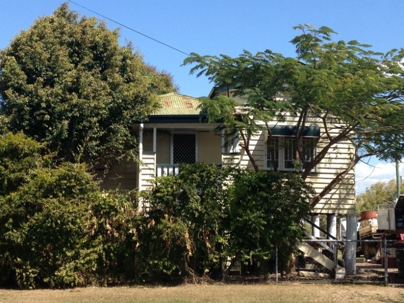 242 West Street, Depot Hill QLD 4700