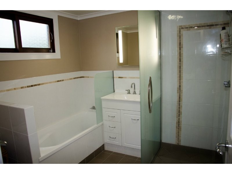 Wandal QLD 4700