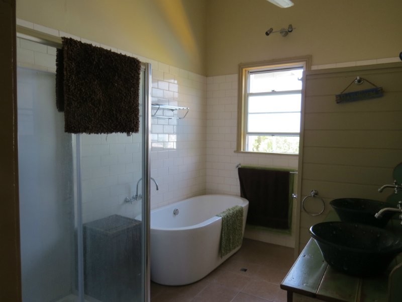 64 Separation St, Allenstown QLD 4700