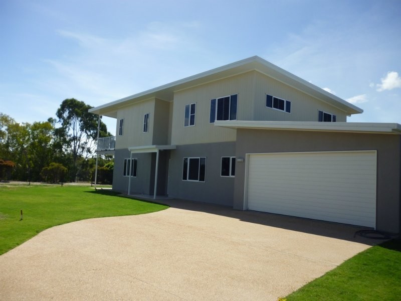 4 Cochrane Place, Kawana QLD 4701