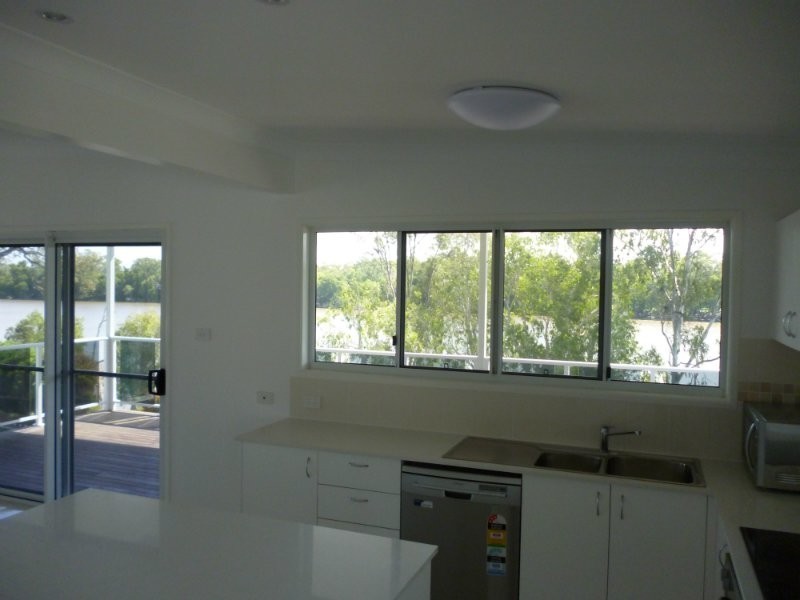 4 Cochrane Place, Kawana QLD 4701