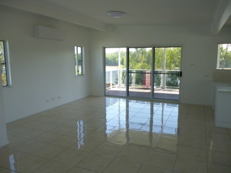 4 Cochrane Place, Kawana QLD 4701