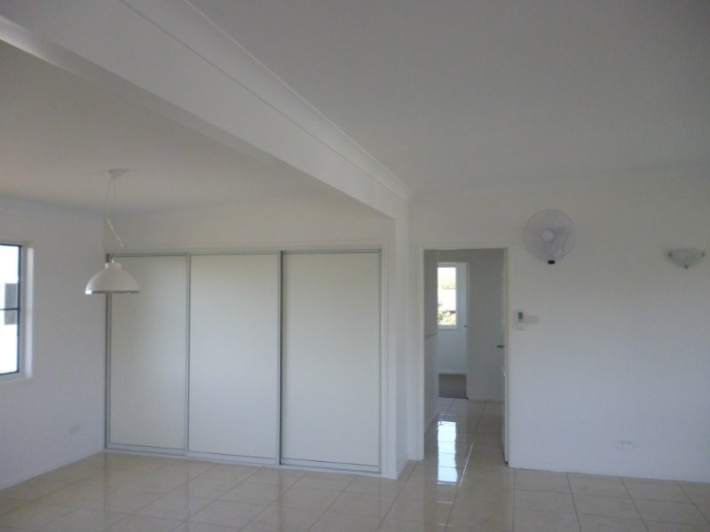 4 Cochrane Place, Kawana QLD 4701