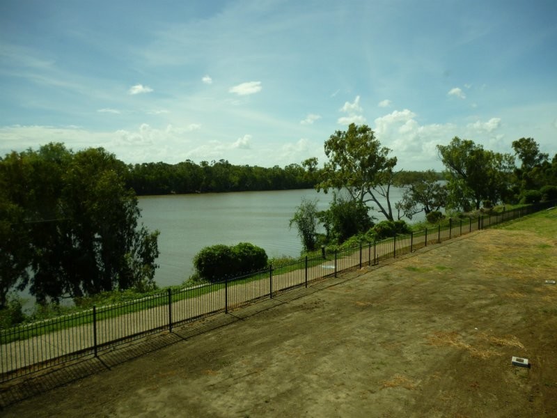 4 Cochrane Place, Kawana QLD 4701