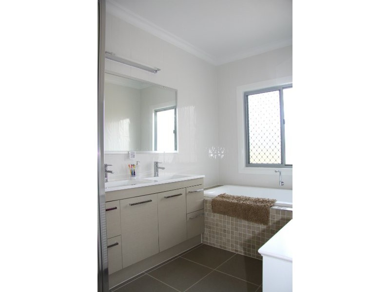 12 Richmont Drive, Bouldercombe QLD 4702