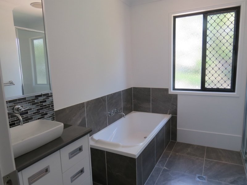 18b Lavarack St, The Range QLD 4700
