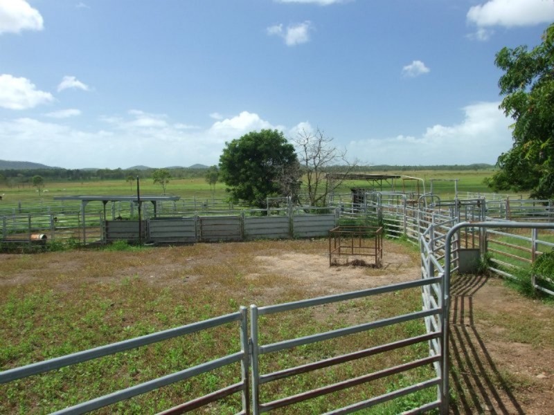 000 Bruce Highway, Clairview QLD 4741