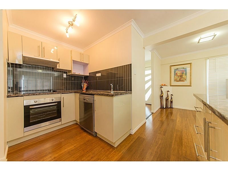 15 Catherine Street, Wandal QLD 4700