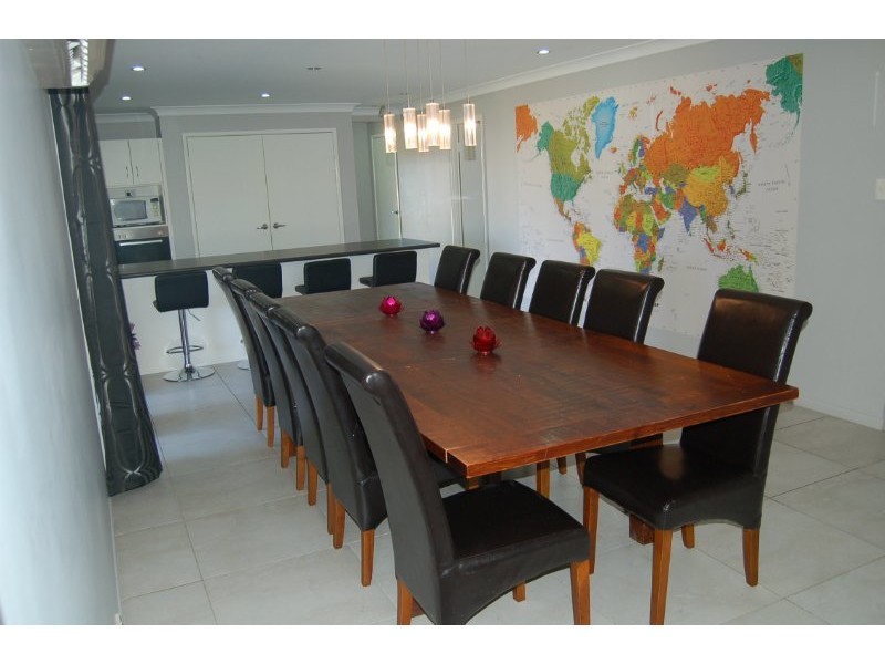 8 Sandys Place, Kawana QLD 4701