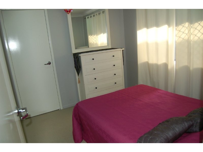8 Sandys Place, Kawana QLD 4701