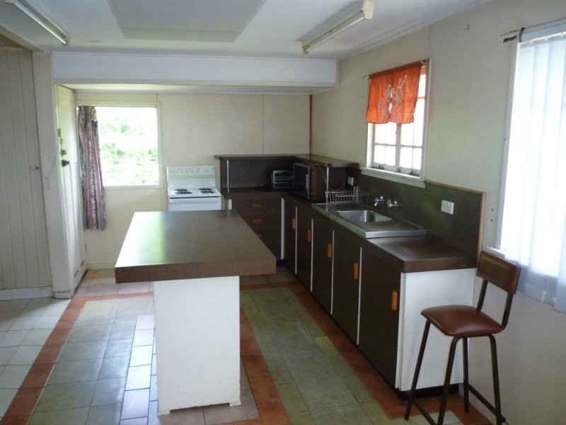 Park Avenue QLD 4701