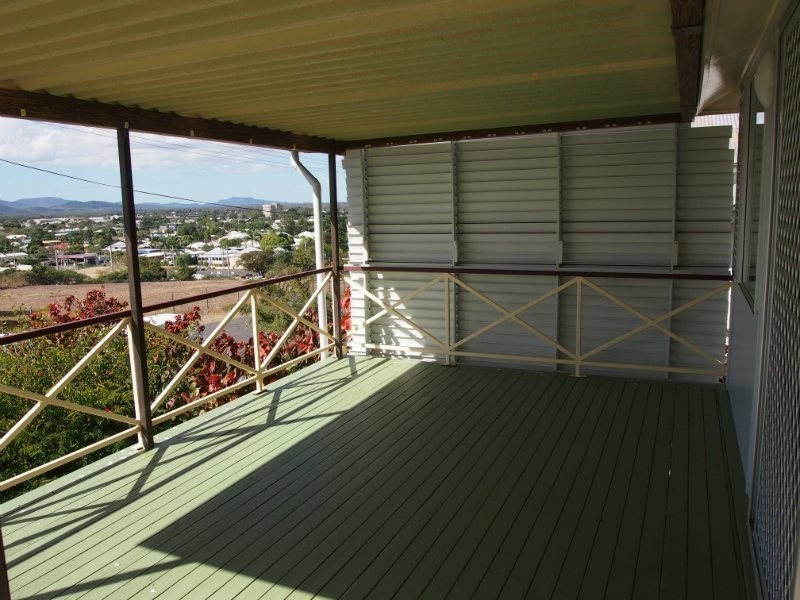 128 Quarry Street, The Range QLD 4700